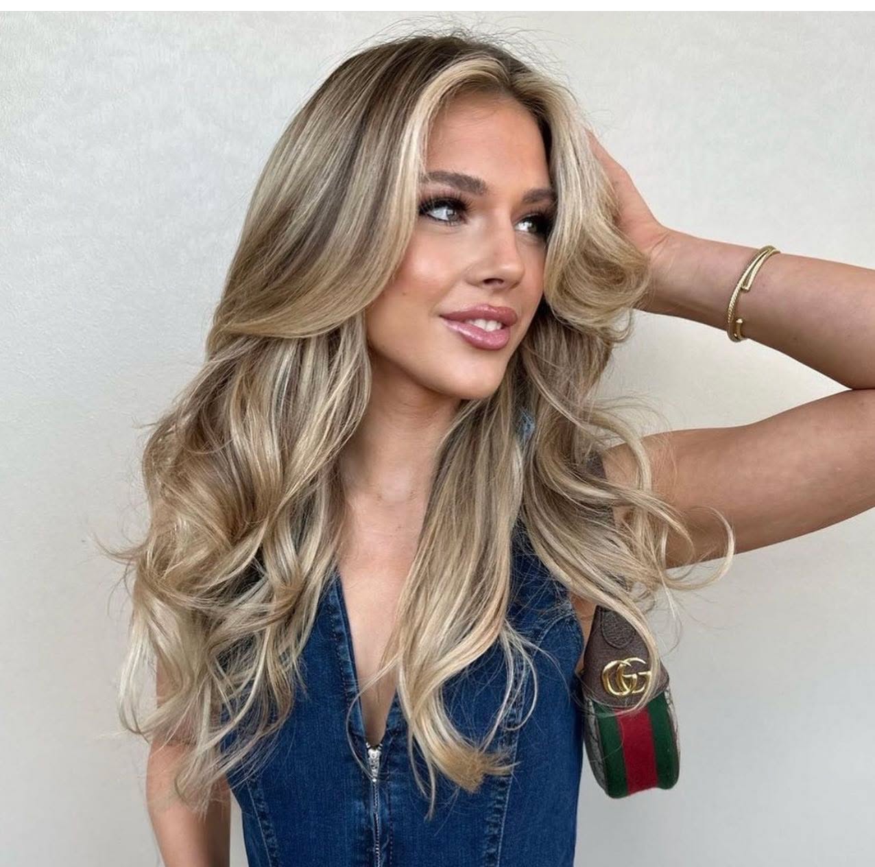 Blonde, dimensional
